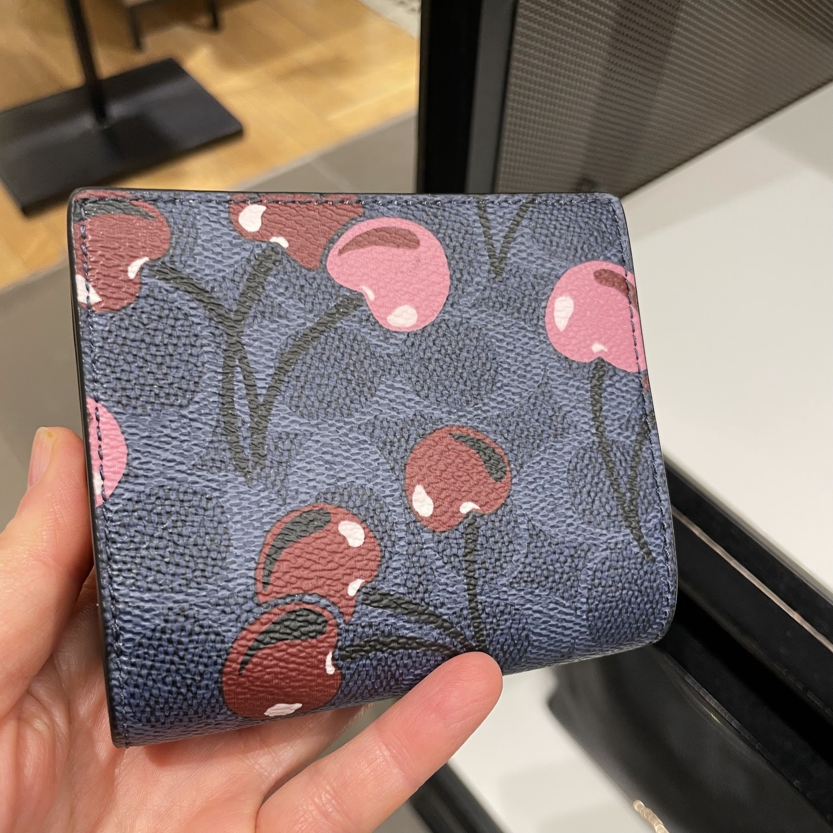 フルーツのチャーム付き♪ COACH ID スナップ ウォレット チェリーのチャーム付き♪ COACH ID スナップ ウォレット (Coach