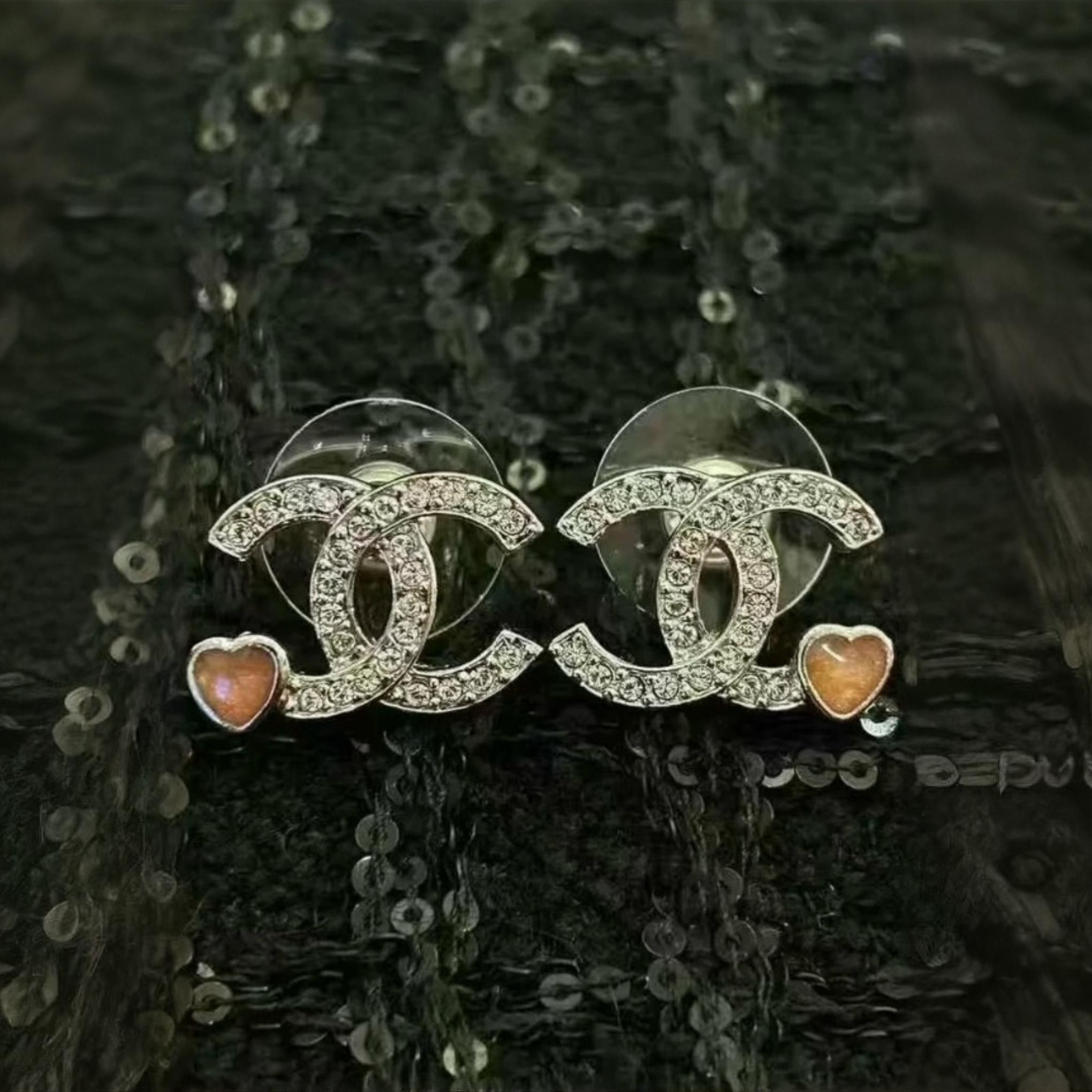 《ビジューと優しいオレンジが可愛い♪》25P限定★CHANEL ピアス