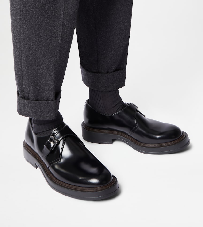 送料込直営店*TOD`S*トッズ レザーモンクストラップ (TOD'S