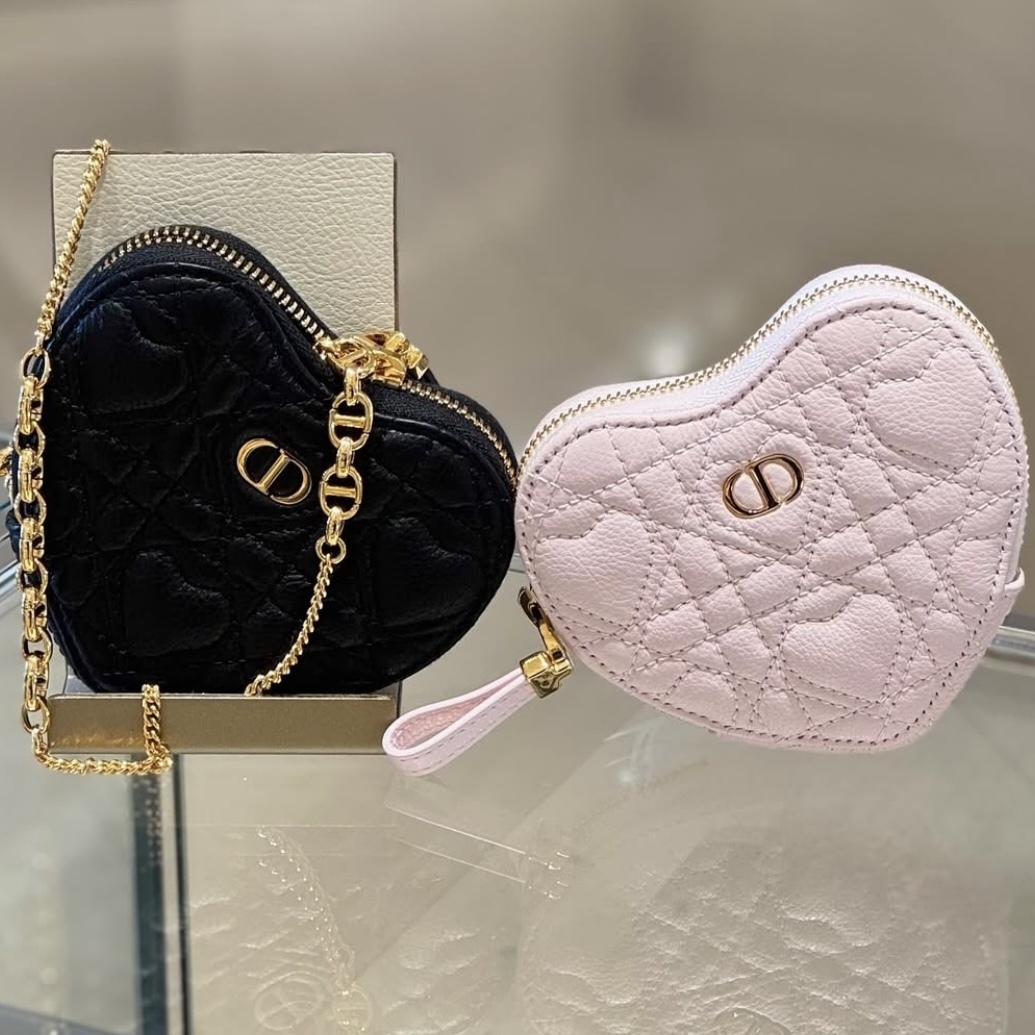 斜めがけもできる Dioramour Dior Caro チェーンハートポーチ