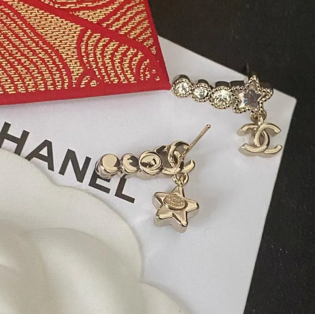 【上品エレガント☆ロゴと星がかわいい☆】CHANEL ピアス CCロゴ エレガント】CHANEL ピアス CCロゴ 上品