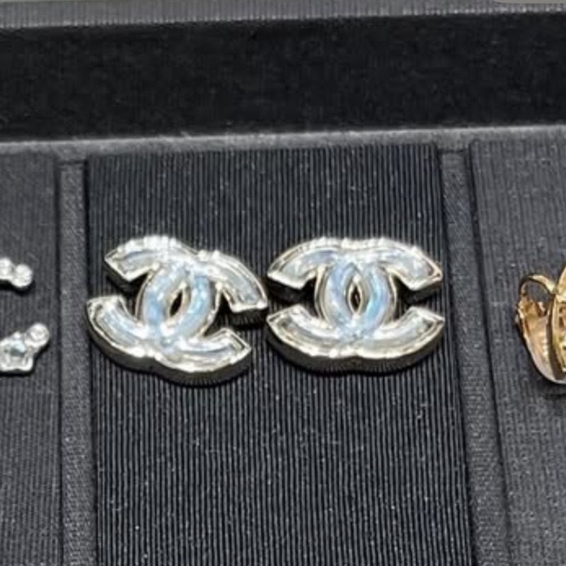 ★ジュエル感が可愛い★【CHANEL】クリアＣＣピアス