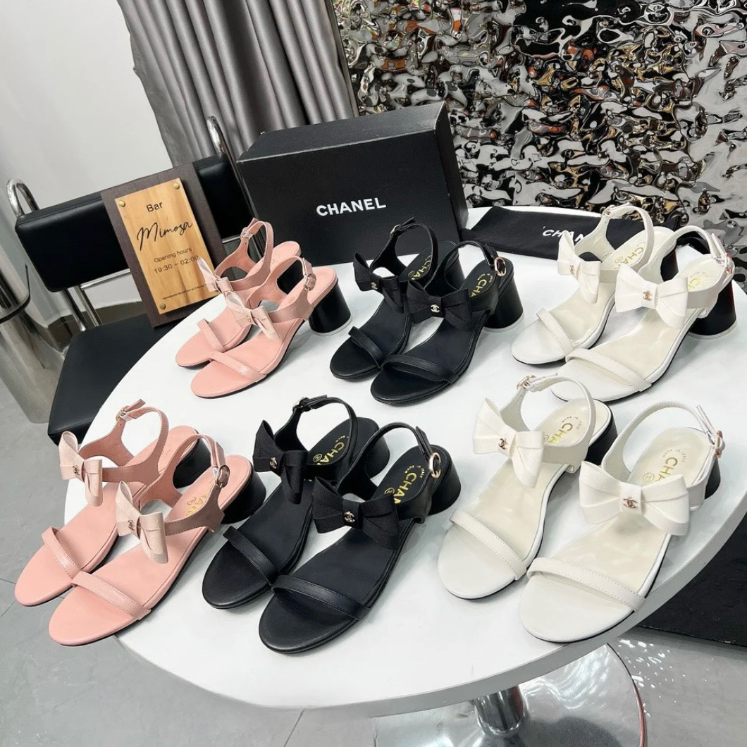 《シックに可愛く決めたいならコレ♪》25P限定★CHANEL サンダル