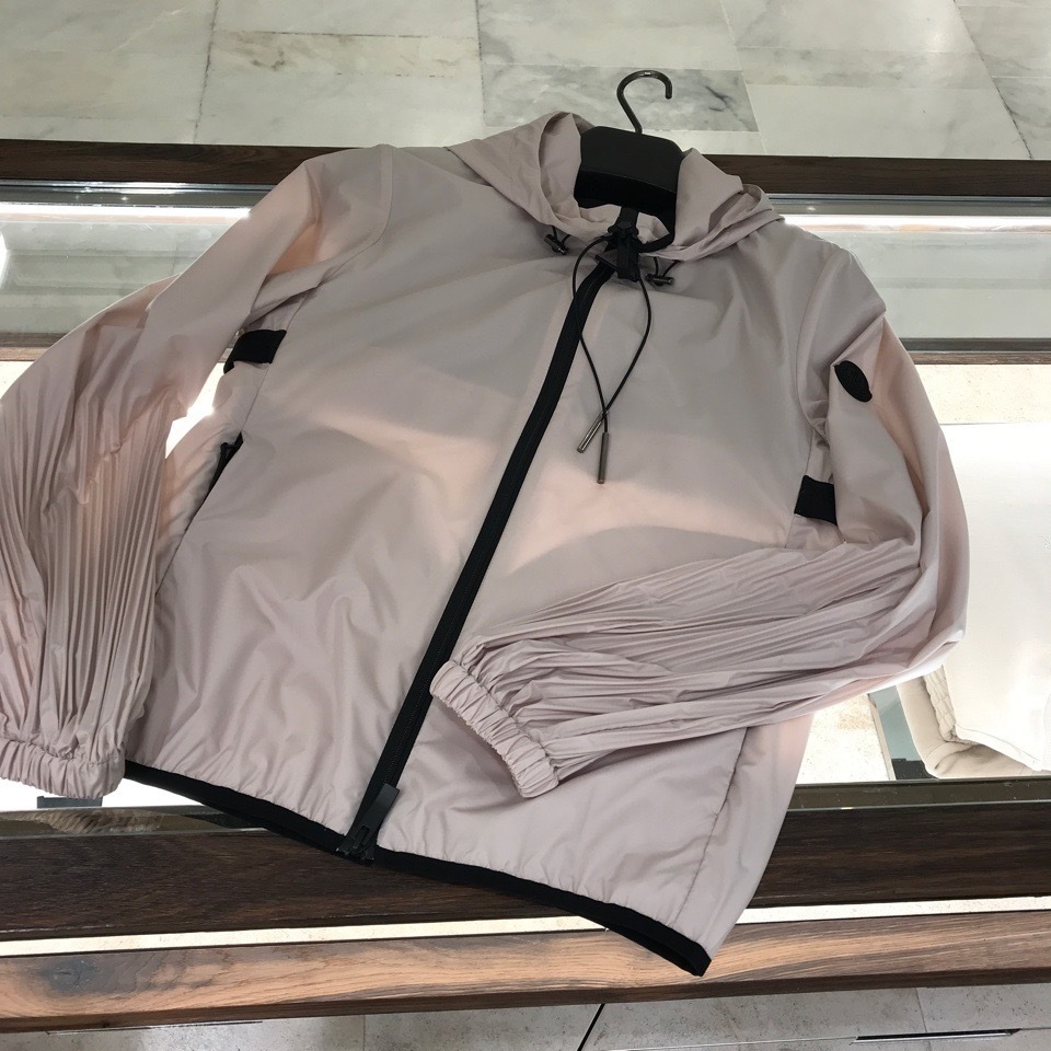 パリ直営店買付【MONCLER】Panat パーカー☆２色