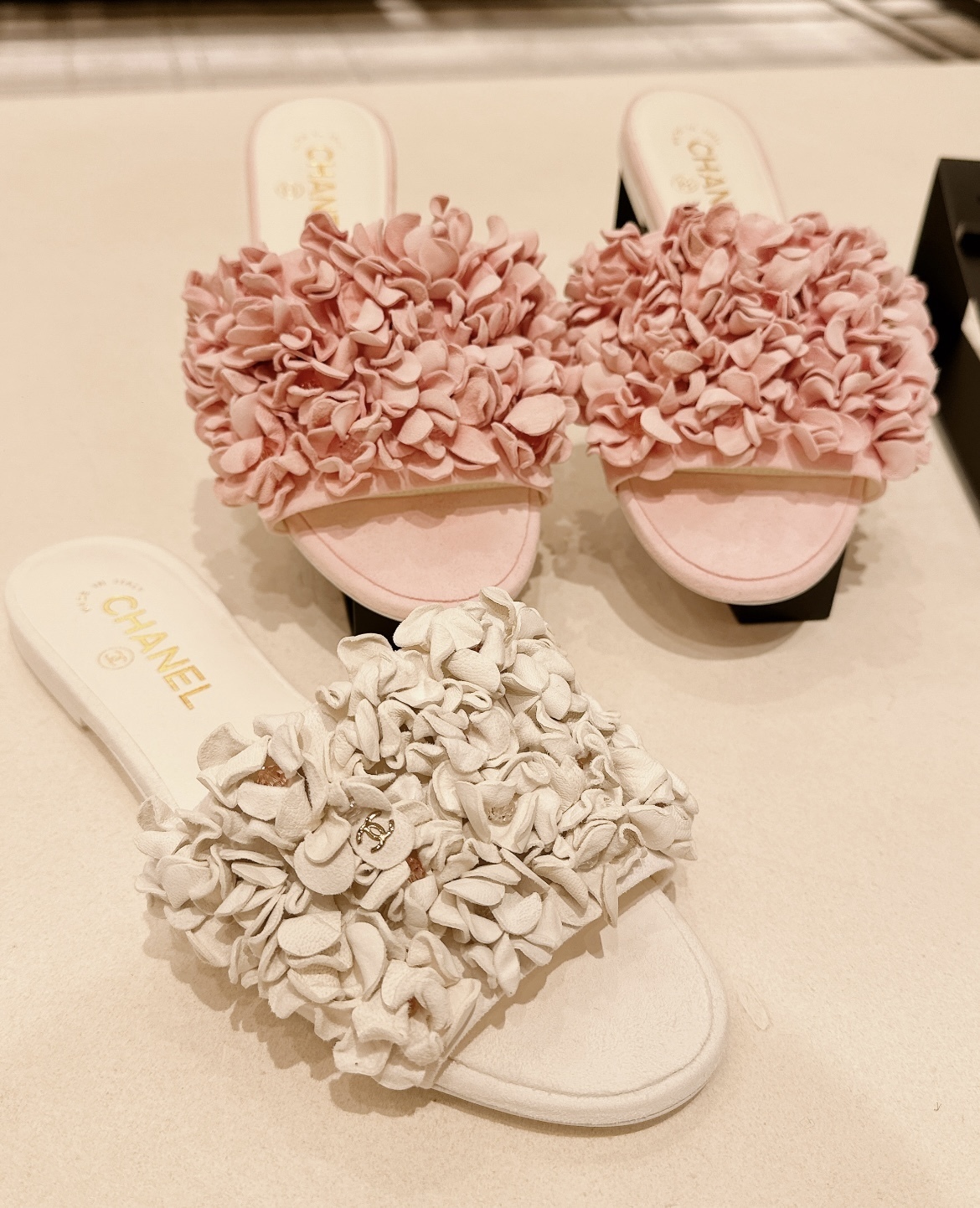 《サッと履けて高級感溢れる♪》25P限定★CHANEL サンダル
