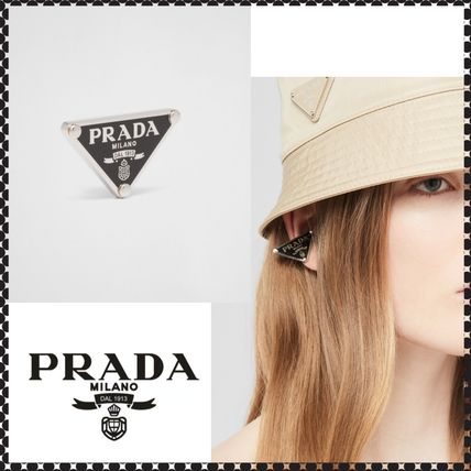 【大人エレガンス】PRADA ロゴ クリップオン イヤリング 左耳用 クリップ ブラック（黒）系 PRADA(プラダ) イヤリング