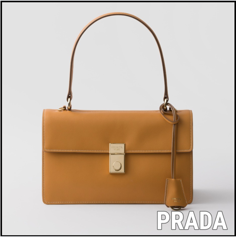 PRADA★セール！三角ロゴ付きフラップショルダーバック♪1BD200 PRADA☆セール！三角ロゴ付きフラップショルダーバック♪1BD200