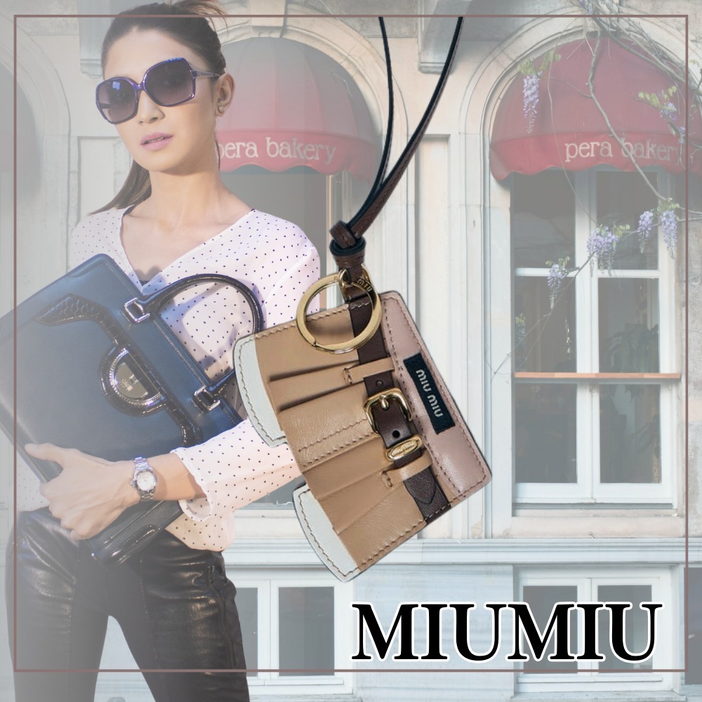 【上質なレザー】MIUMIU レザースカートキーリング