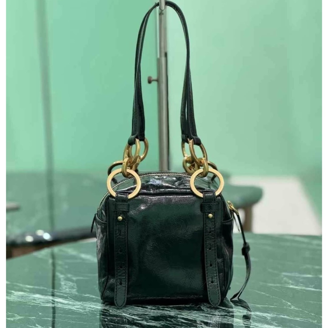 【国内買付】プラダ ダングル レザー トップハンドル ミニバッグ PRADA】ダングル レザー トップハンドル ミニバッグ (PRADA