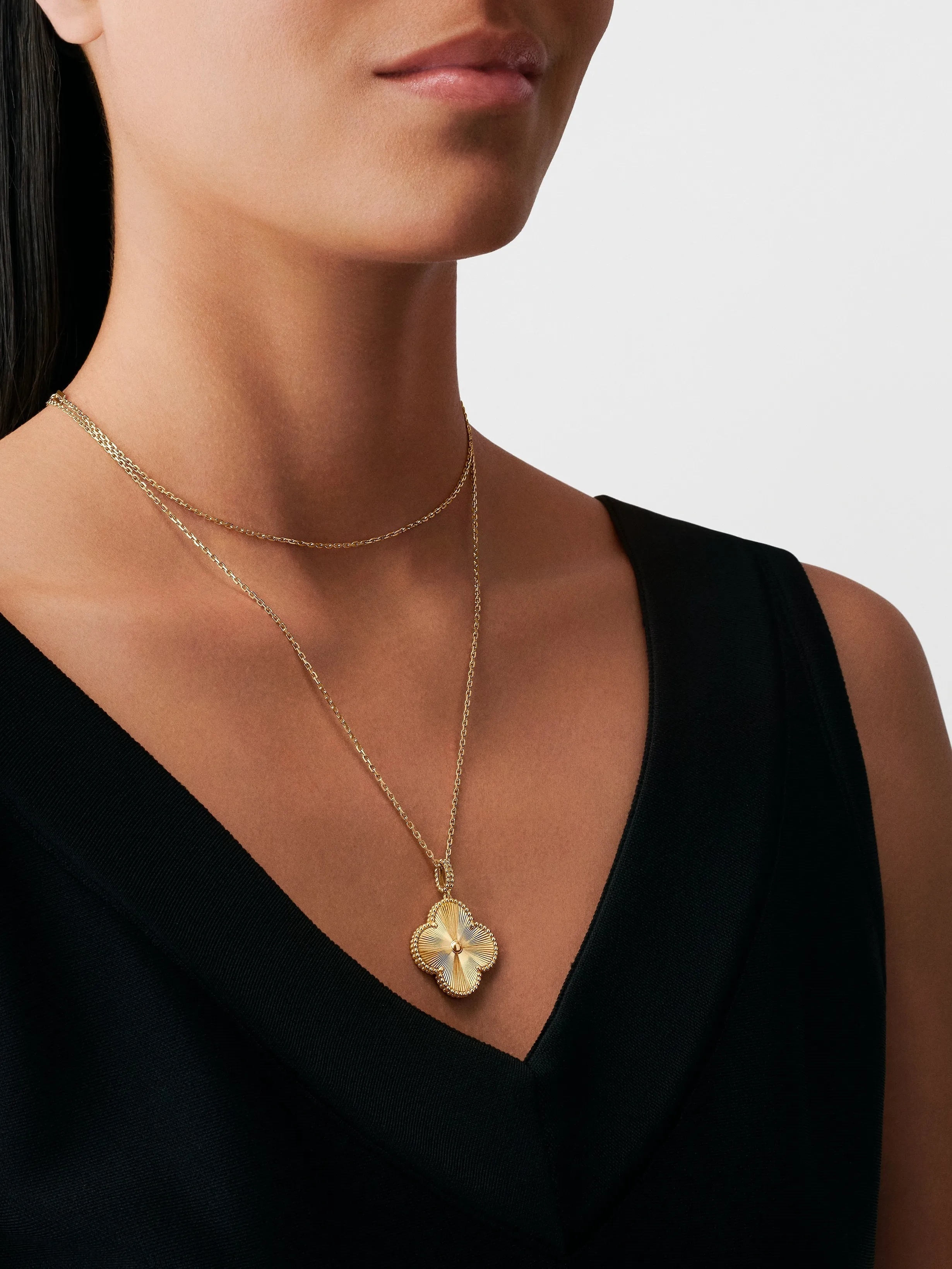 エレガント♪【Van Cleef & Arpels】Magic Alhambraネックレス