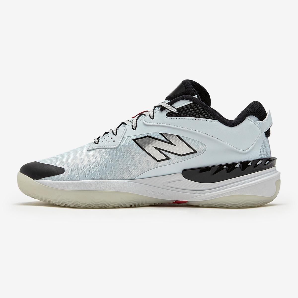 《☆レア☆》☆New Balance☆Fuel Cell Hesi Low v2 (2E)☆White