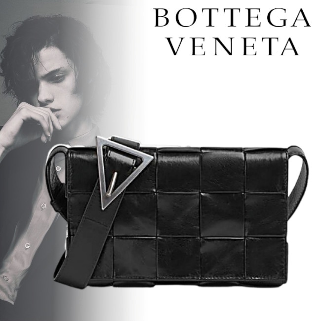 正規店買付【BOTTEGA VENETA】スモール カセット ボディバッグ