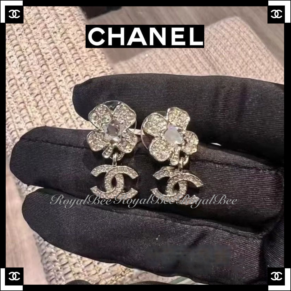 自分へのご褒美にも♪】CHANEL クローバー ピアス CCロゴ