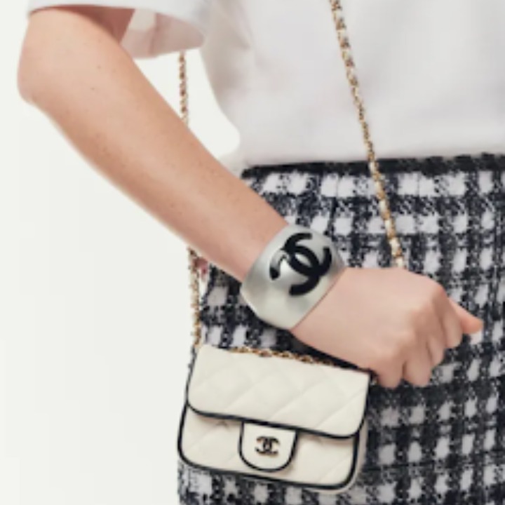 《上品で可愛いサイズ♡》CHANEL チェーンクラッチ