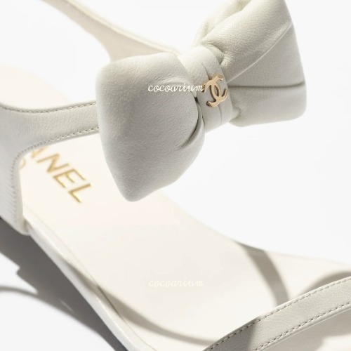 【完売必至】CHANEL新作リボンCCマークが大人可愛い主役サンダル 完売必至】CHANEL新作リボンCCマークが大人可愛い主役サンダル