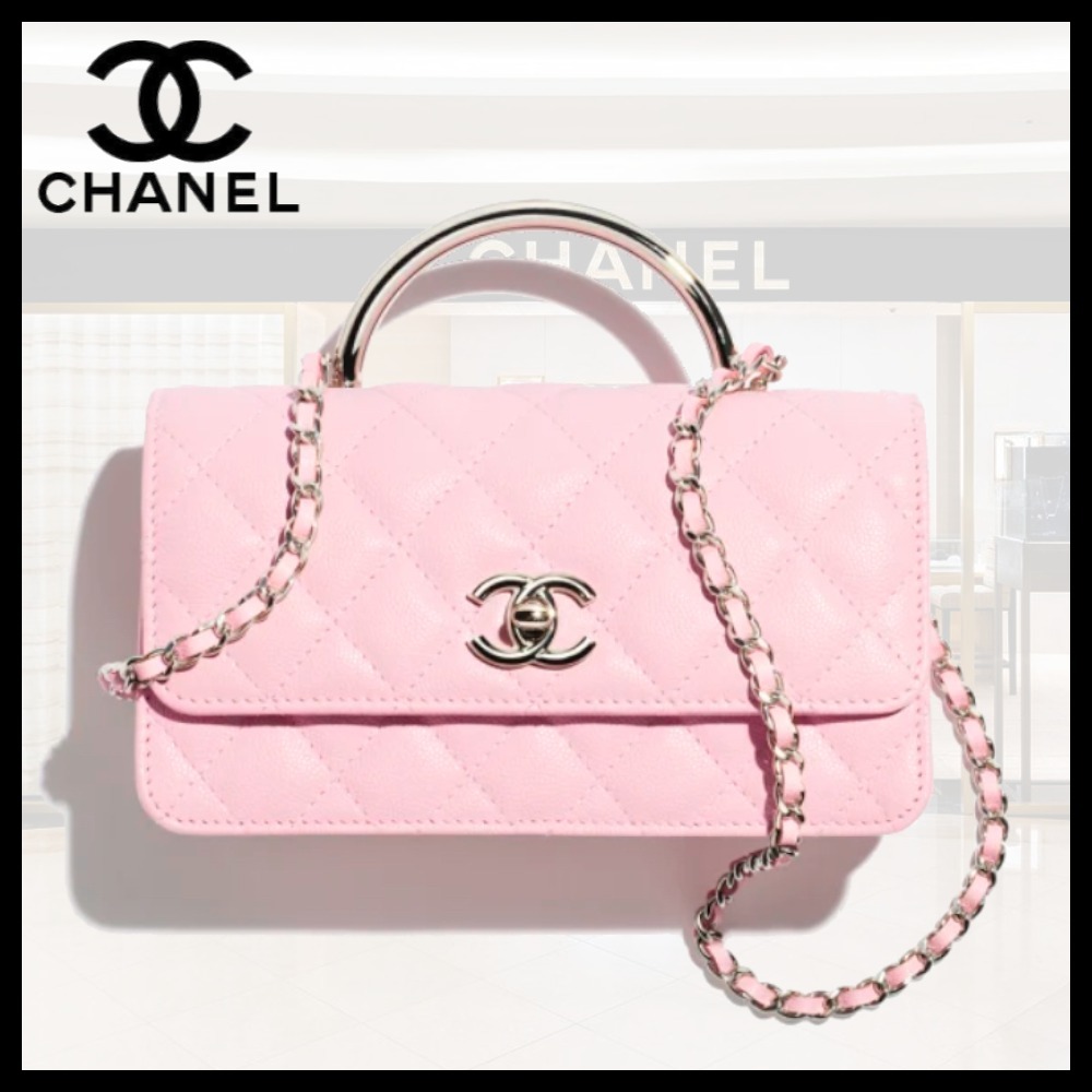 【気分も明るくなるピンクカラー♪】CHANEL チェーンクラッチ