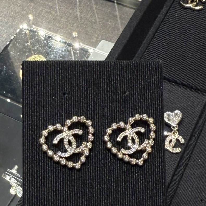 【あざと可愛い♡】CHANEL ハート×CC ピアス ハートの中にCCロゴがさりげなく♡【CHANEL】25P ピアス