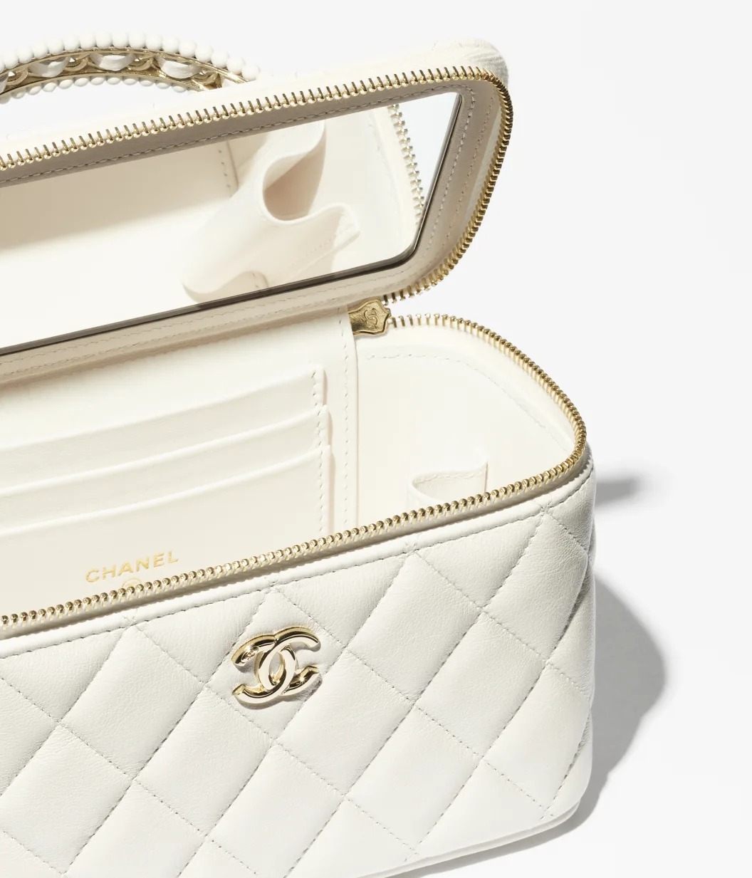 《25P》キュート♪【CHANEL】シャネル チェーン付バニティバッグ