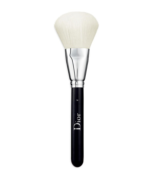 【Dior】バックステージ・パウダーブラシ N14