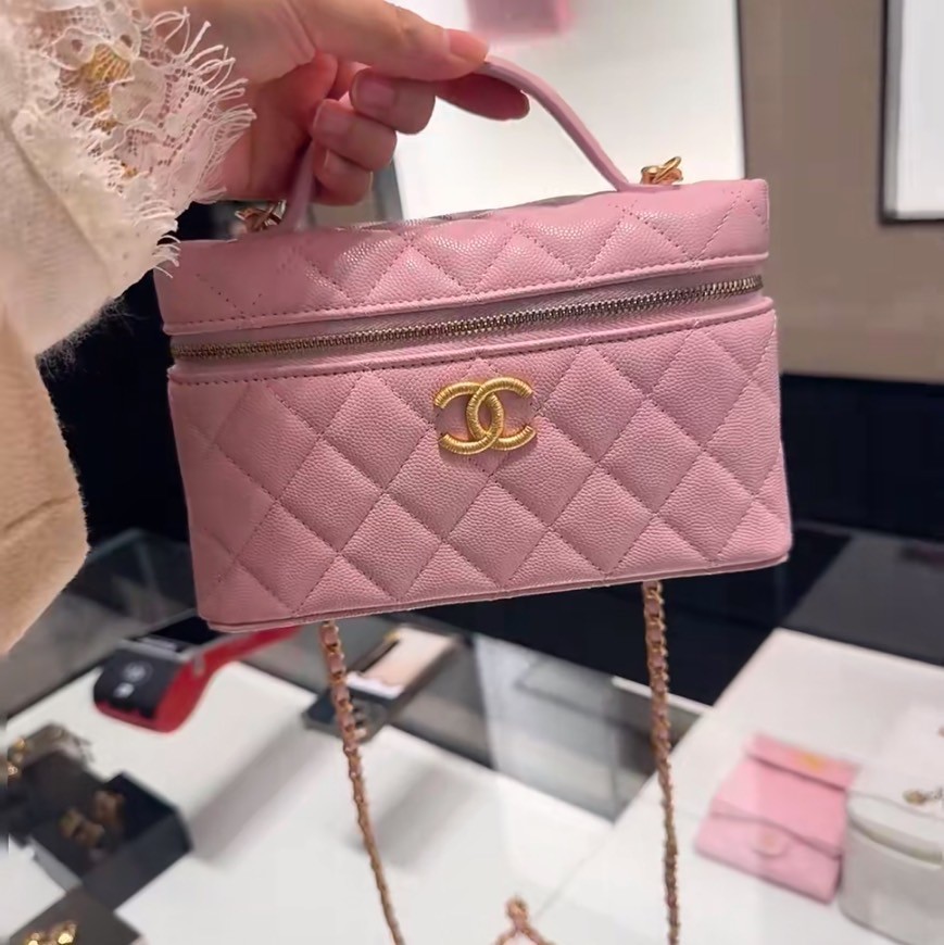 【カラバリ豊富で迷う♡】 CHANEL 《ヴァニティバッグ》