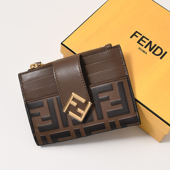 【国内即発】FENDI FFダイヤモンド ジップカードケース