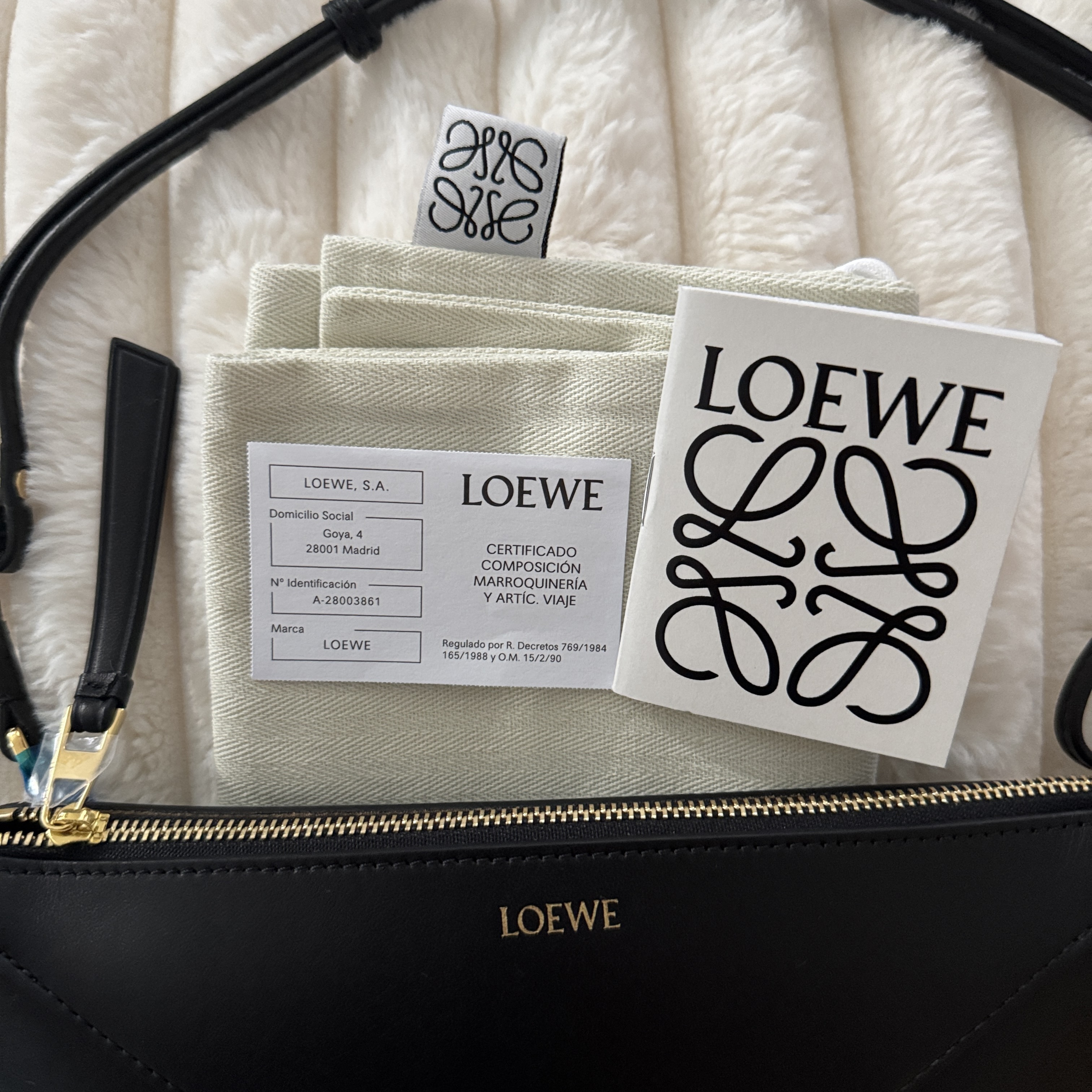 関税送料込国内発送☆LOEWE 2WAYパズルフォルド ポーチ (LOEWE