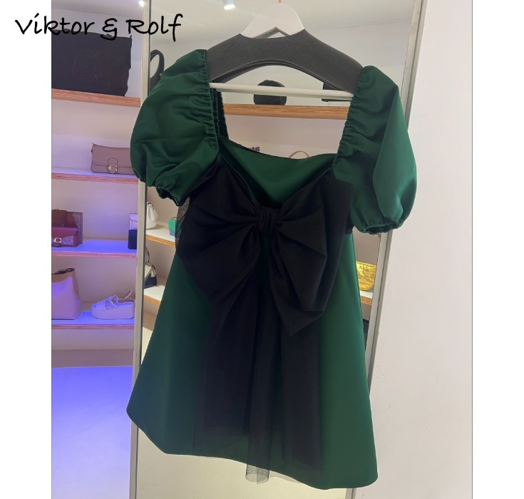 【VIKTOR & ROLF】 GREEN WITH ENVY TD050\tグリーン トップス