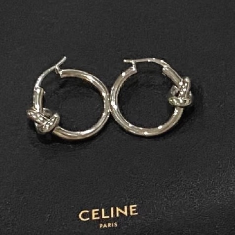 プレゼントにおすすめ】CELINE ピアス ノットスモールフープ