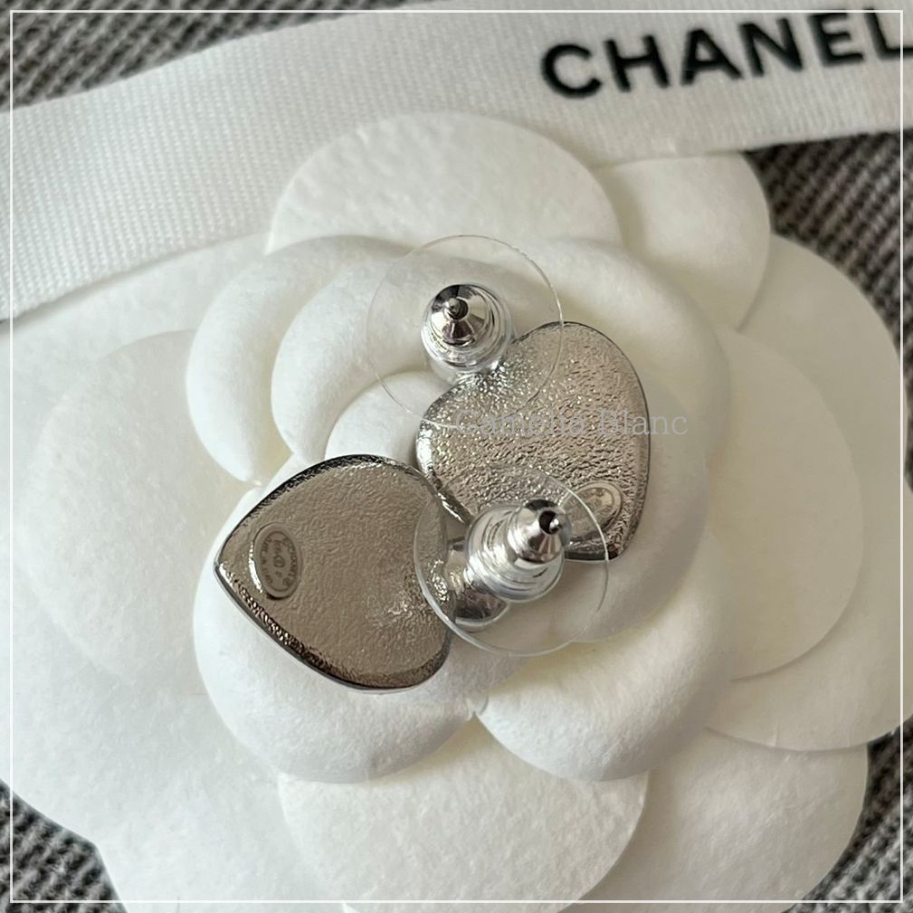 CHANEL 25P《ぷっくりハートが可愛い♪》ストラスピアス PK