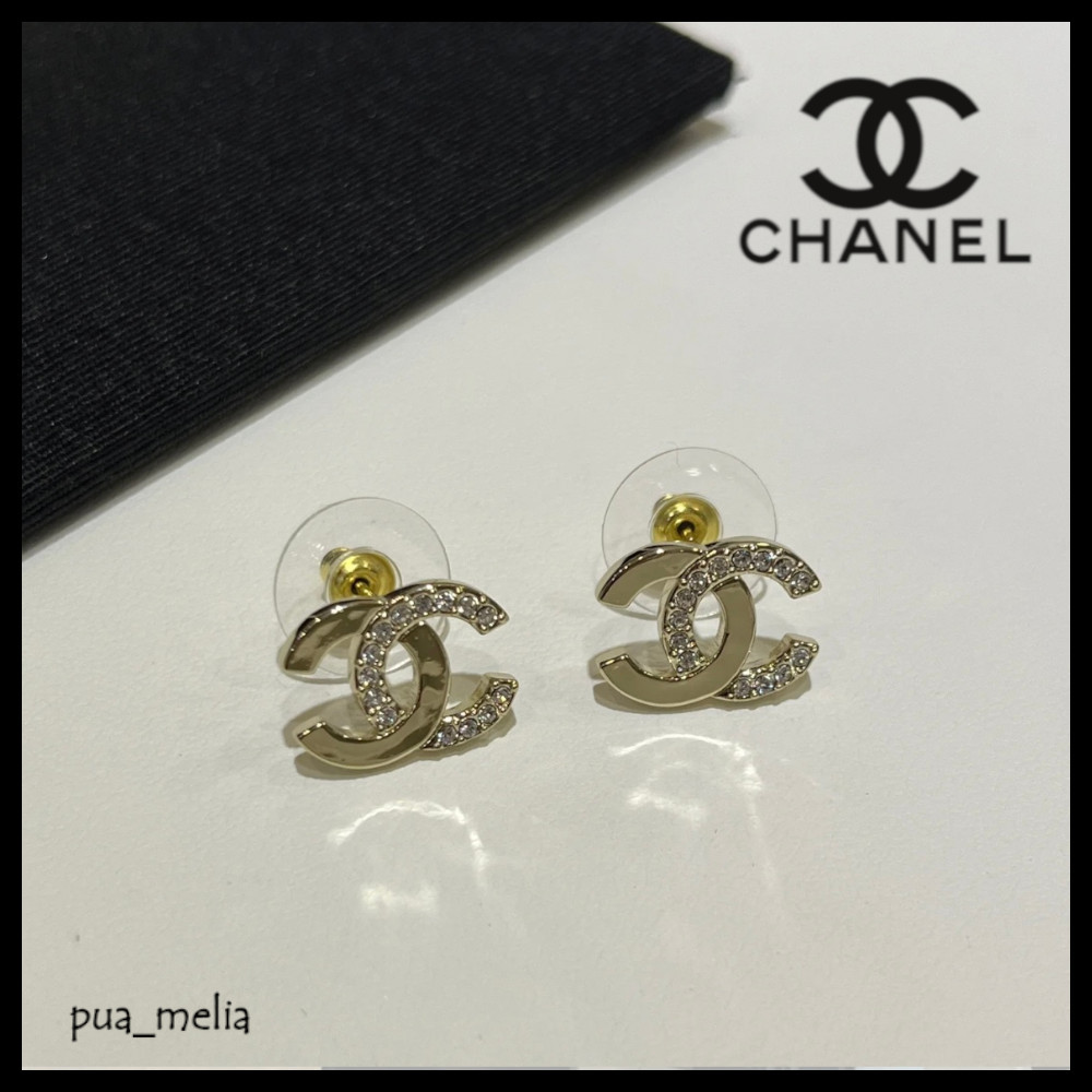 シンプルで上品♡【CHANEL】25P ピアス CCロゴ