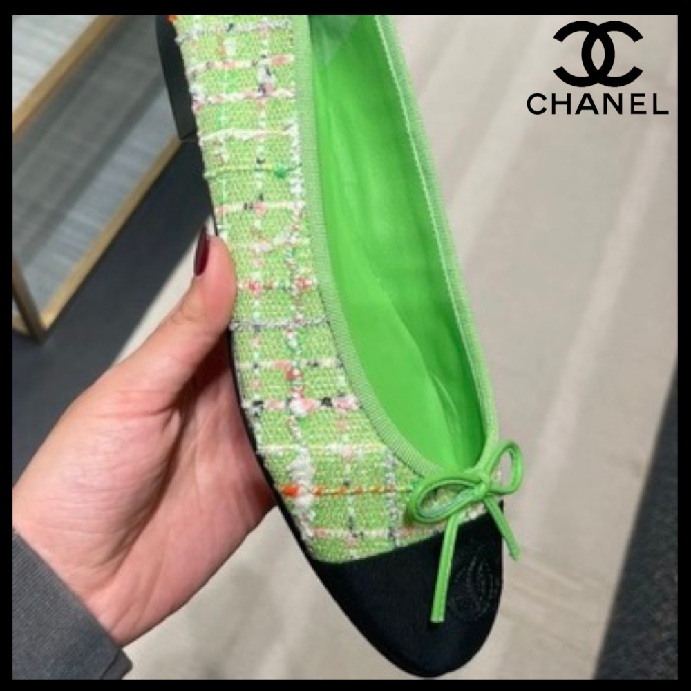 【鮮やかカラーが目を惹く♪】CHANEL バレーシューズ