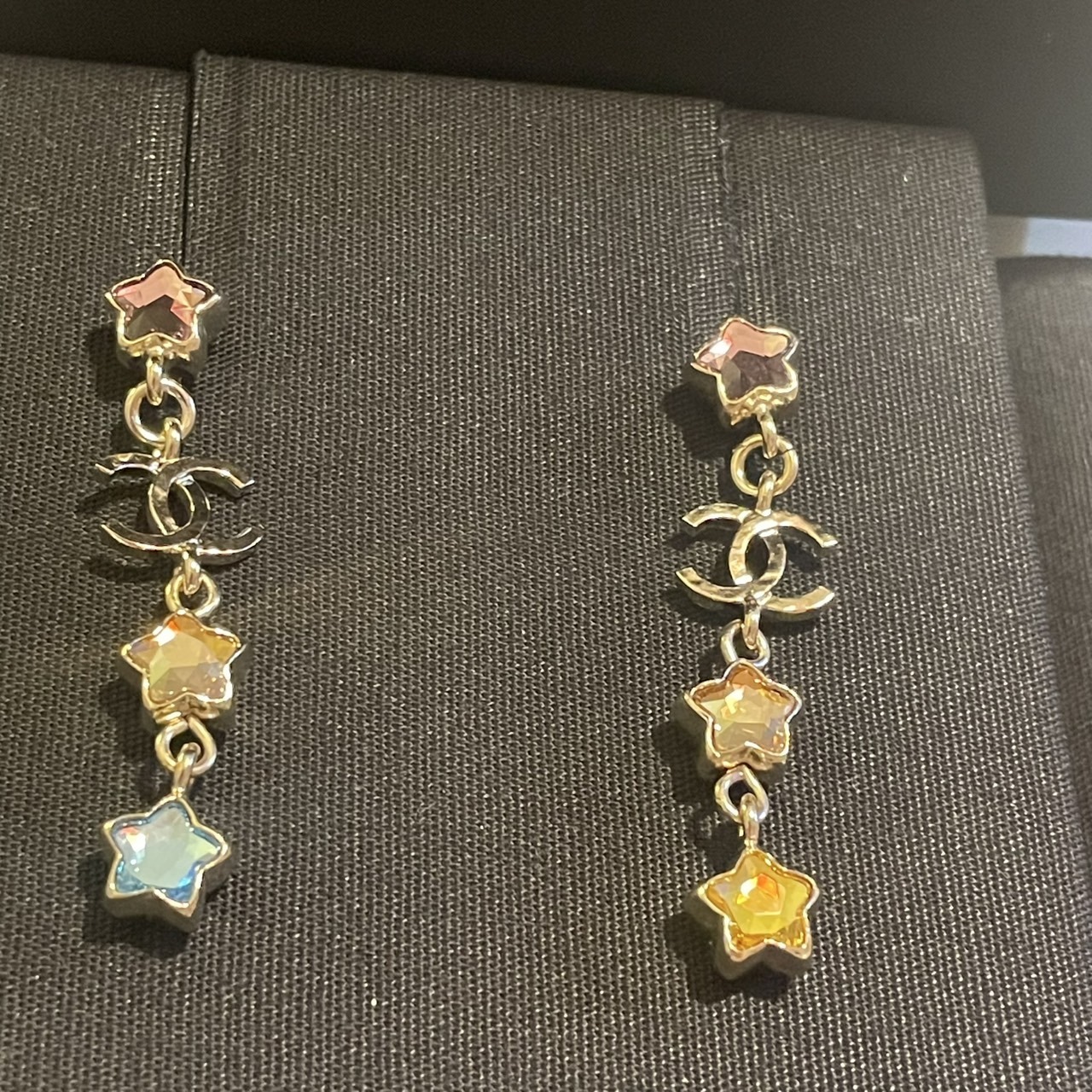 カラフルスター☆25P【CHANEL】クリスタル CCロゴ ピアス 華やか【CHANEL】25P カラフルスター×クリスタル CCロゴ ピアス