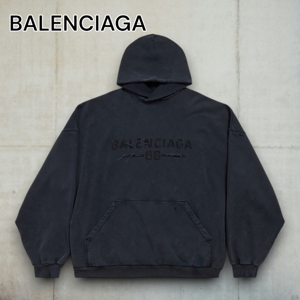 BALENCIAGA】メンズ New Year Series 25 Hoodieラージフィット
