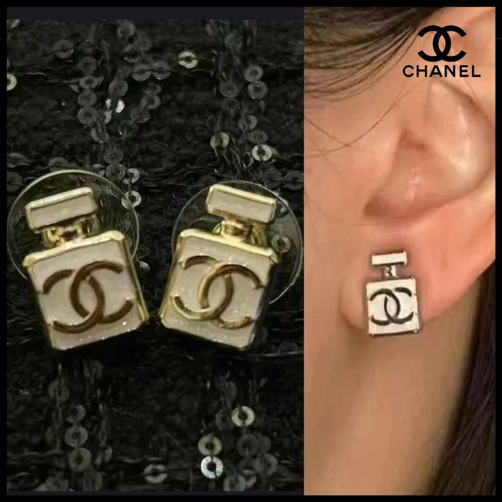 【魅力あふれるボトル型♪】CHANEL ピアス 香水モチーフ 25P