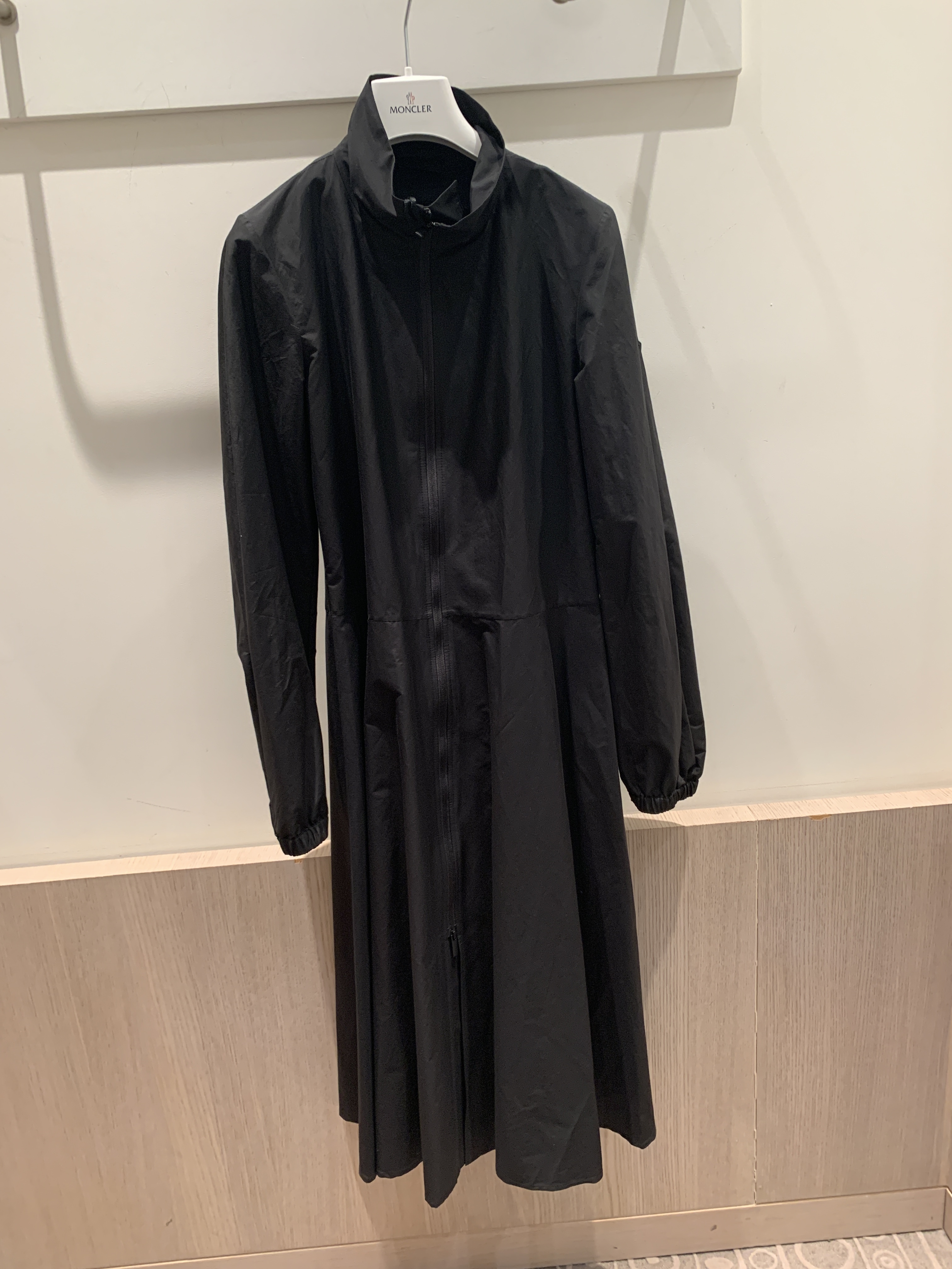 MONCLER ジップアップタートル＆プリーツスカートコットンドレス