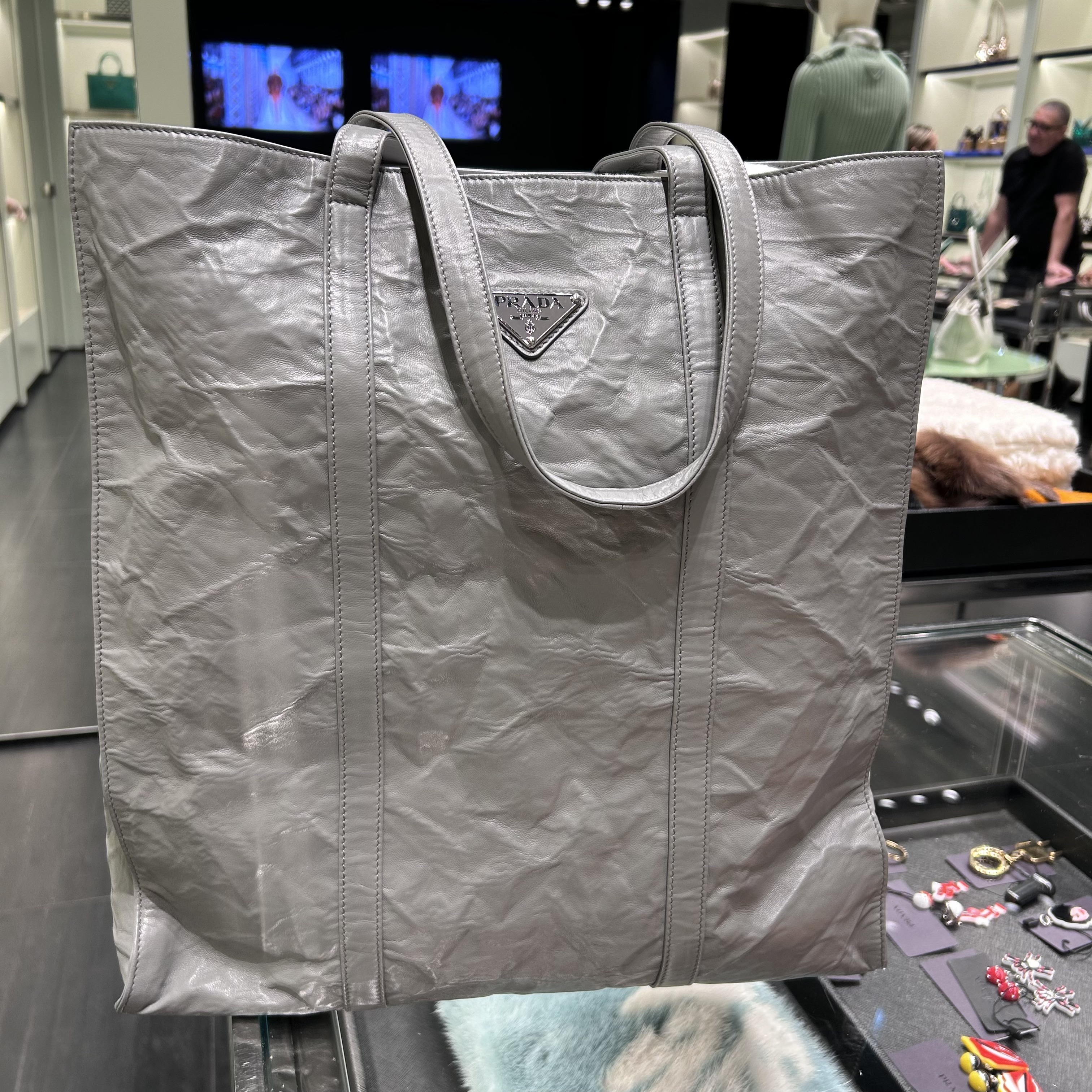 《VIPセール！》PRADA（プラダ）タイムレスショルダートート