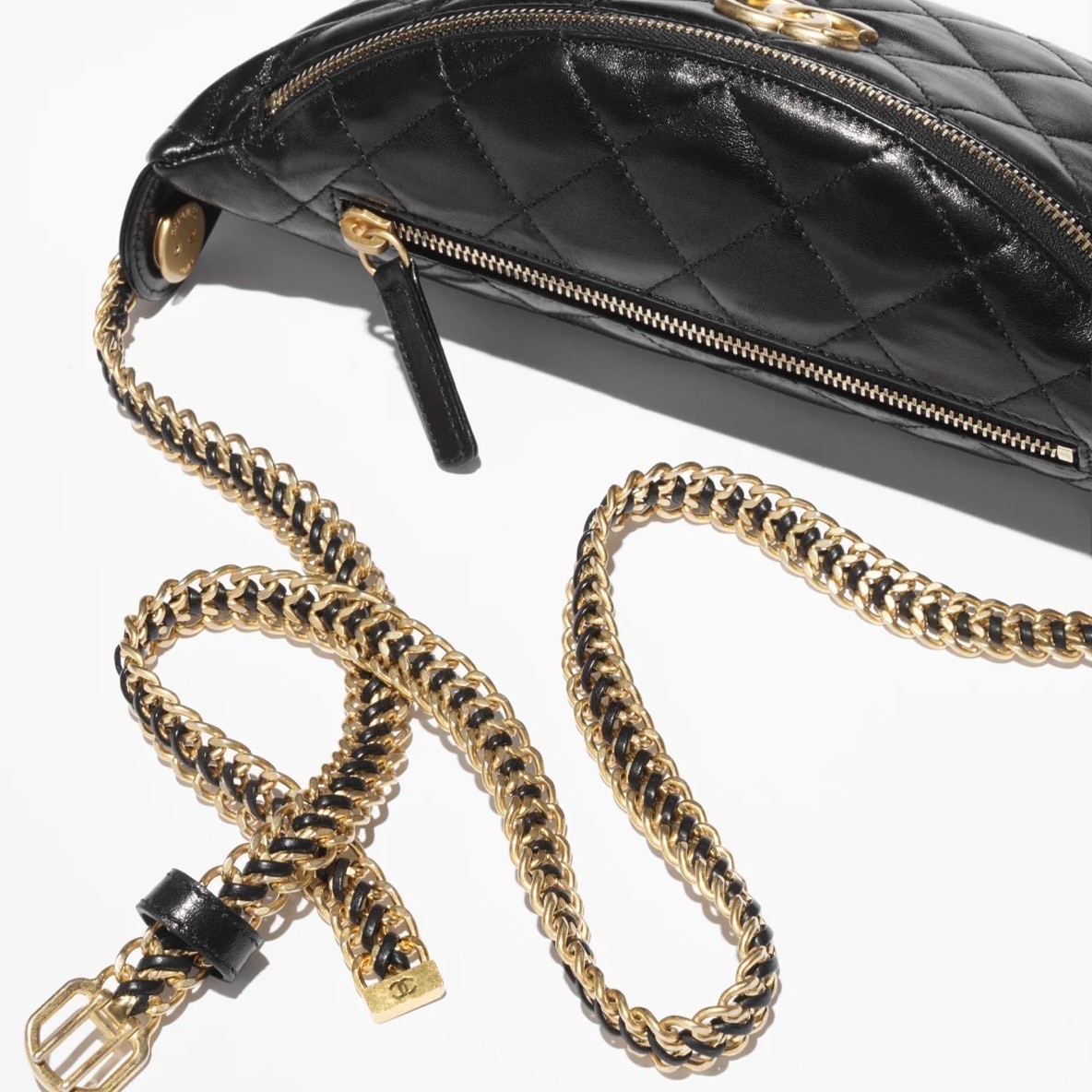 【シックで高級感溢れる♡】 CHANEL 《ウエスト バッグ》