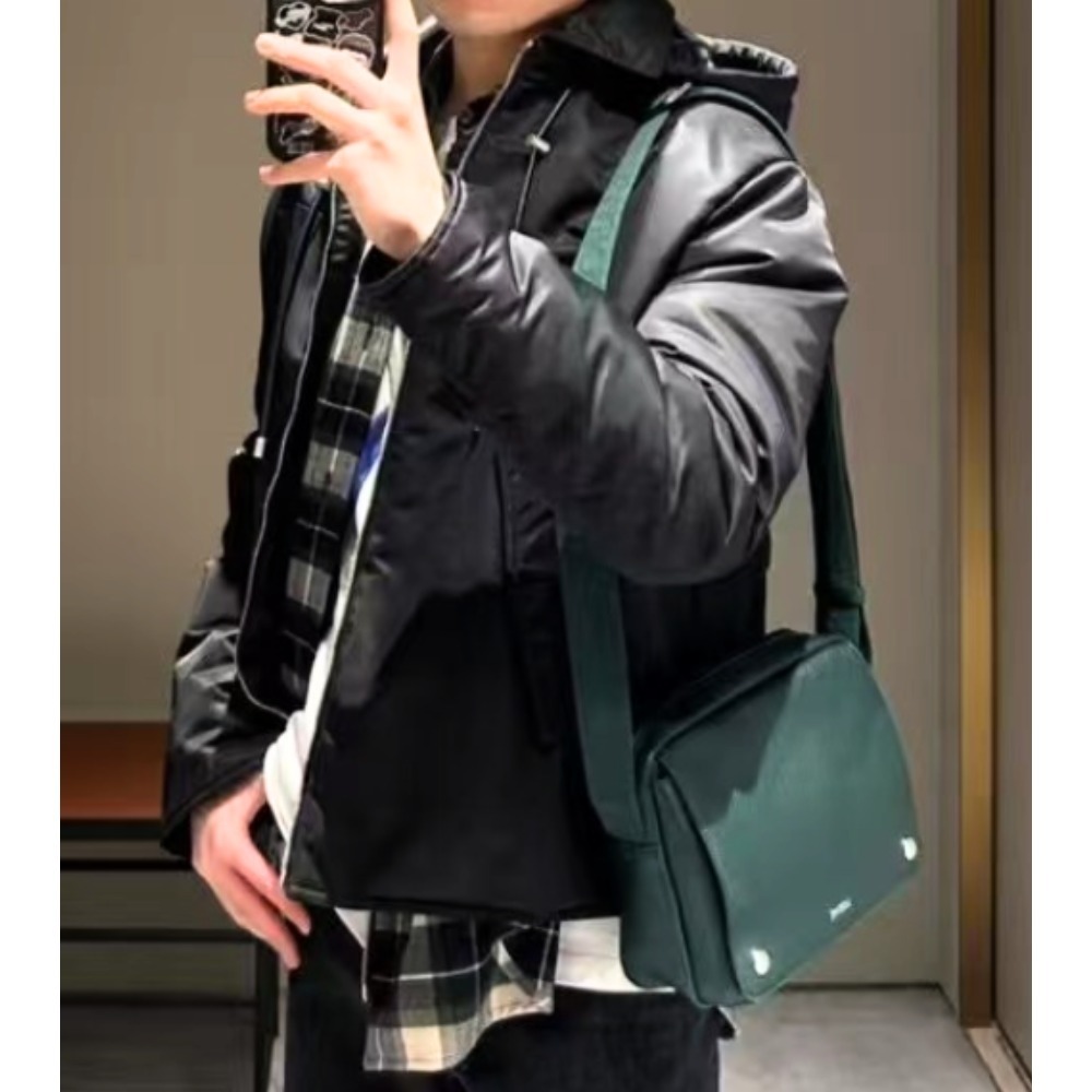《洗練された個性》【LOEWE】ペブル メッセンジャーバッグ XS