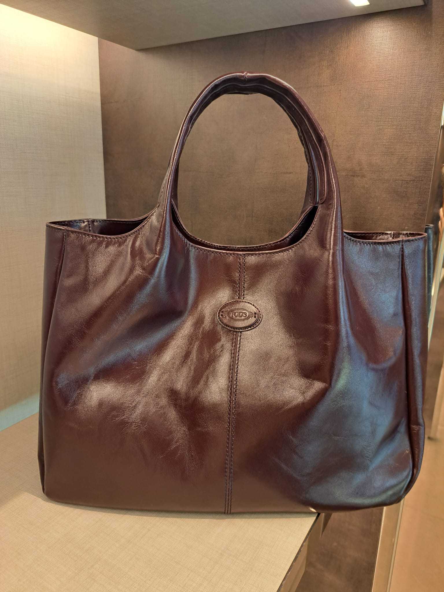 4色バリエーション☆期間限定特価☆TOD'S ALH SHOPPING MEDIA 4色バリエーション☆期間限定特価☆TOD'S ALH SHOPPING MEDIA