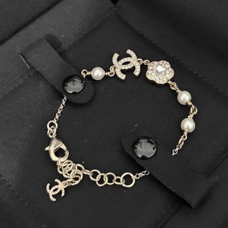 【プレゼントにも♡】 CHANEL 《ブレスレット》