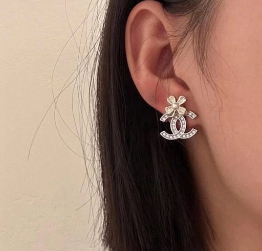 《幸運のクローバーデザイン♡》CHANEL CCロゴ ピアス