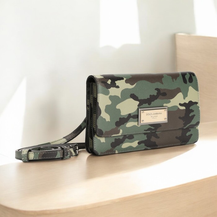 希少 DOLCE&GABBANA ドルガバ DG ロゴ カモフラ ミニバッグ