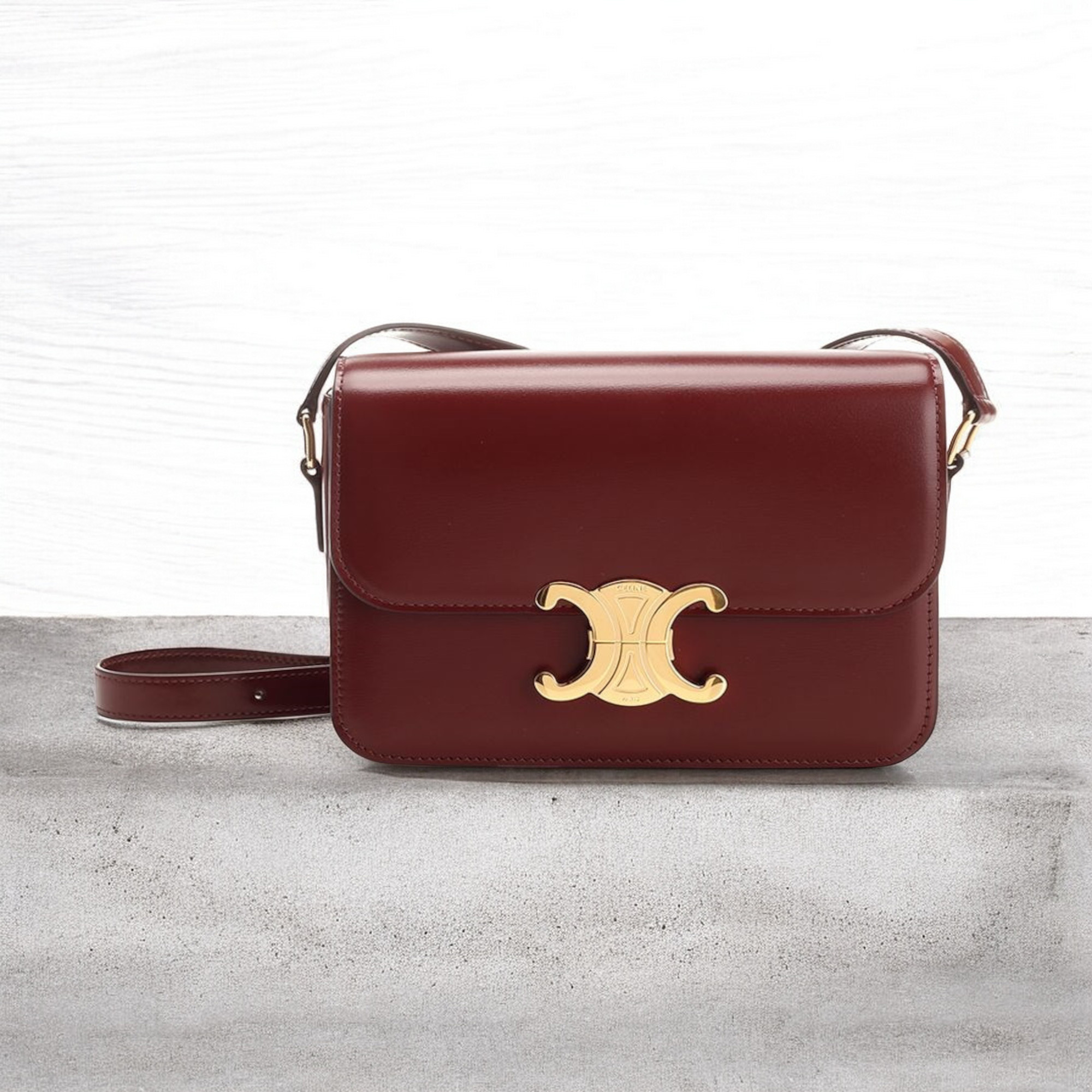 Celine Triomphe スモールクロスボディバッグ