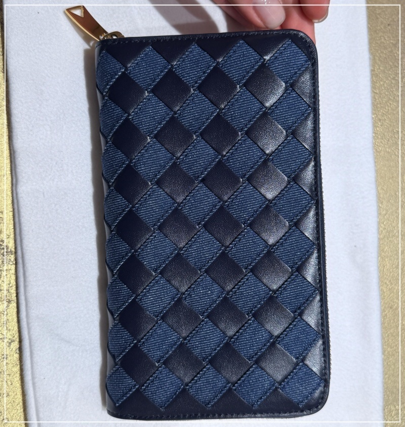 【大注目】BOTTEGA VENETA◆デニム レザー ラウンドジップ財布