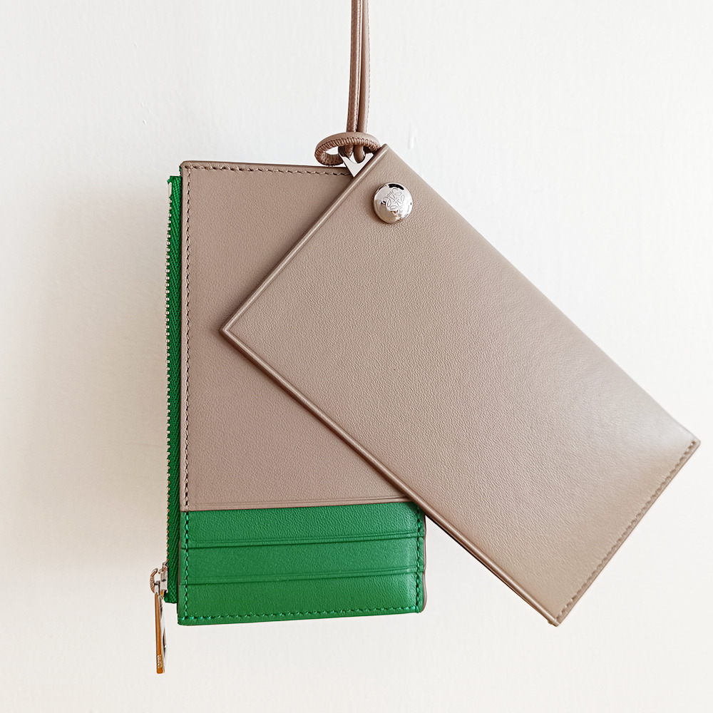LOEWE ぺブル スライダー コインカードホルダー