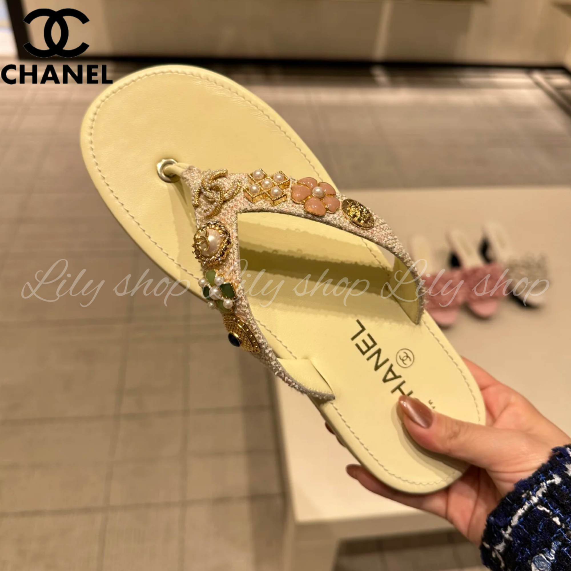 お花のビジューが可愛い◎【CHANEL】ビーチサンダル