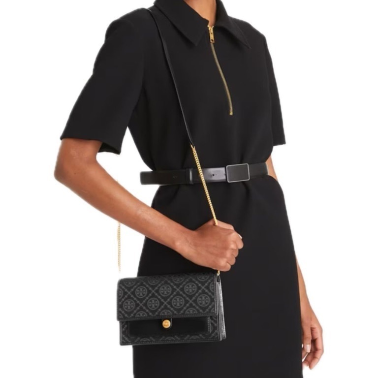 すぐ届く*ToryBurch*Tモノグラム ジャカード チェーンウォレット すぐ届く*ToryBurch*Tモノグラム ジャカード チェーンウォレット