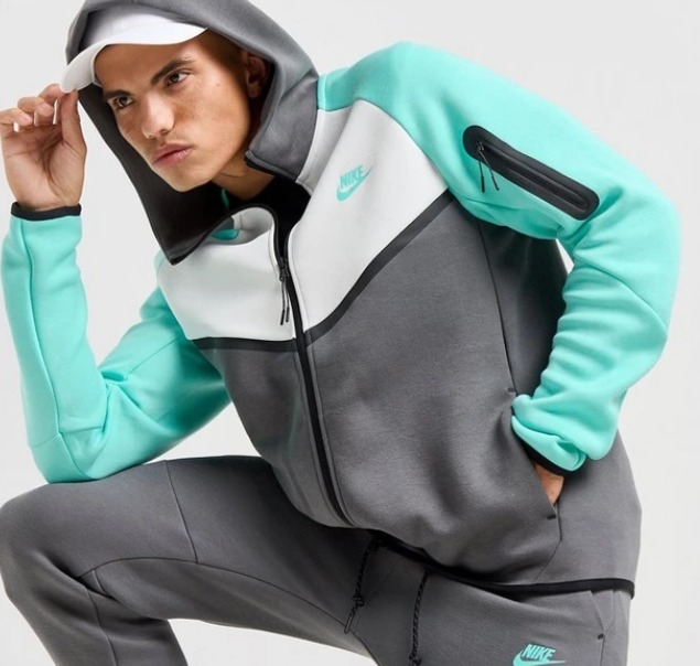 Nike テックフリースパーカー ティファニーブルー 海外規格