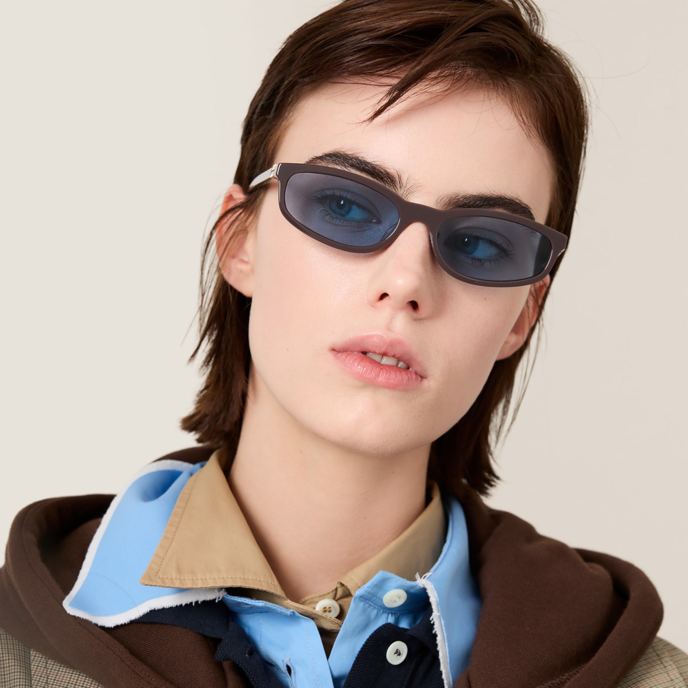 《シャープで洗練された印象》【MiuMiu】リガード サングラス