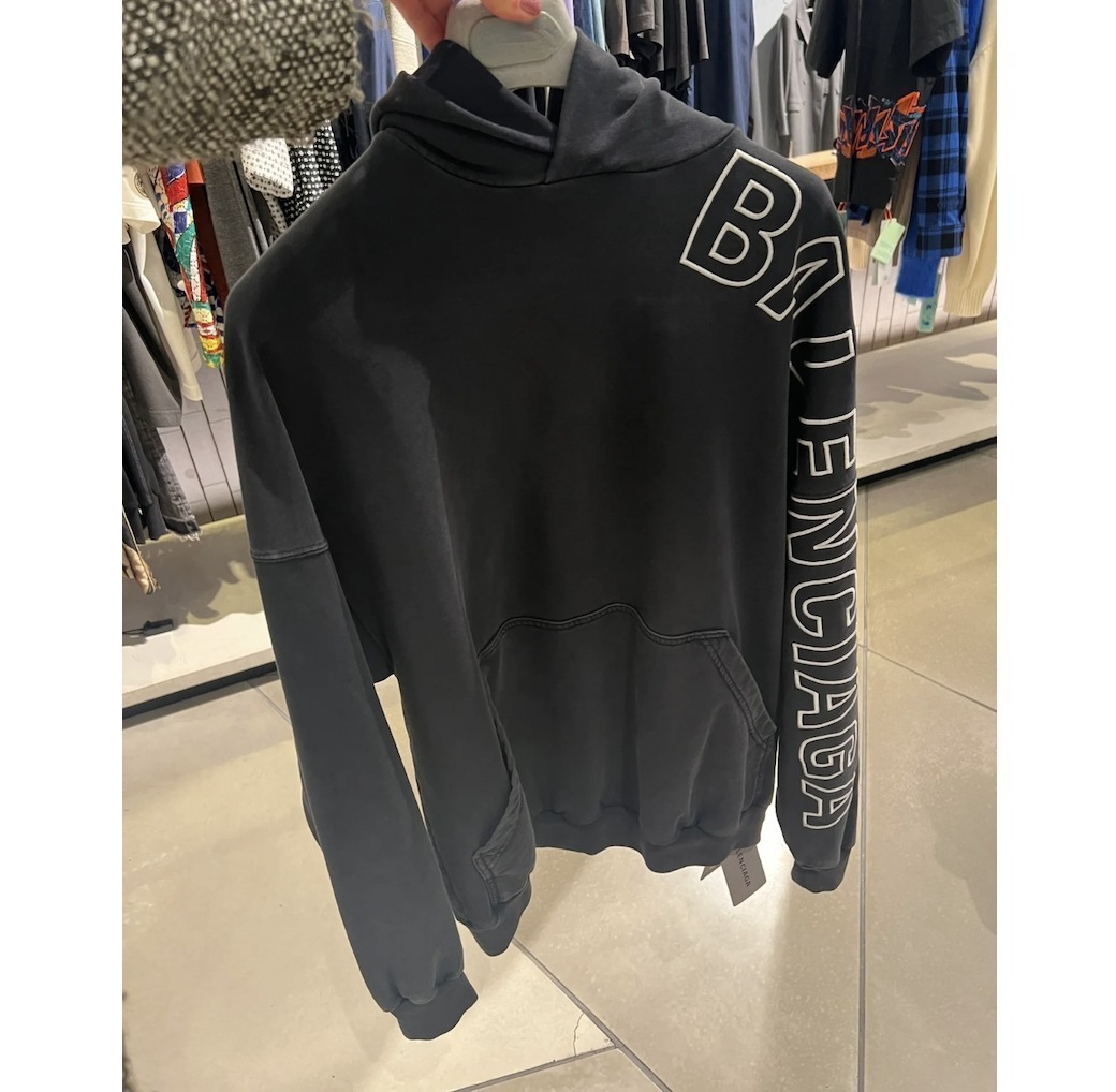 【VIPセール】BALENCIAGA 限定数量セール！ フーディ 739024 BALENCIAGA]Medium Fit Hoodie/BLACK(739024-TQVS7) – R&Co.